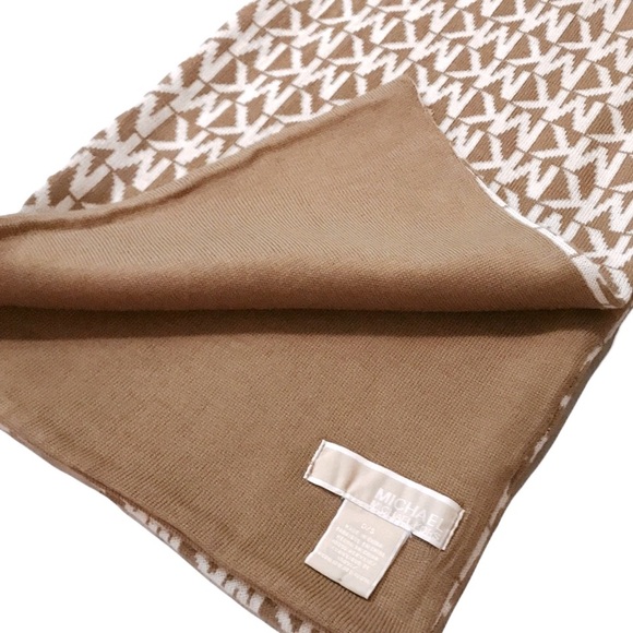 MICHAEL KORS Printed Scarf - Picture 3 of 5